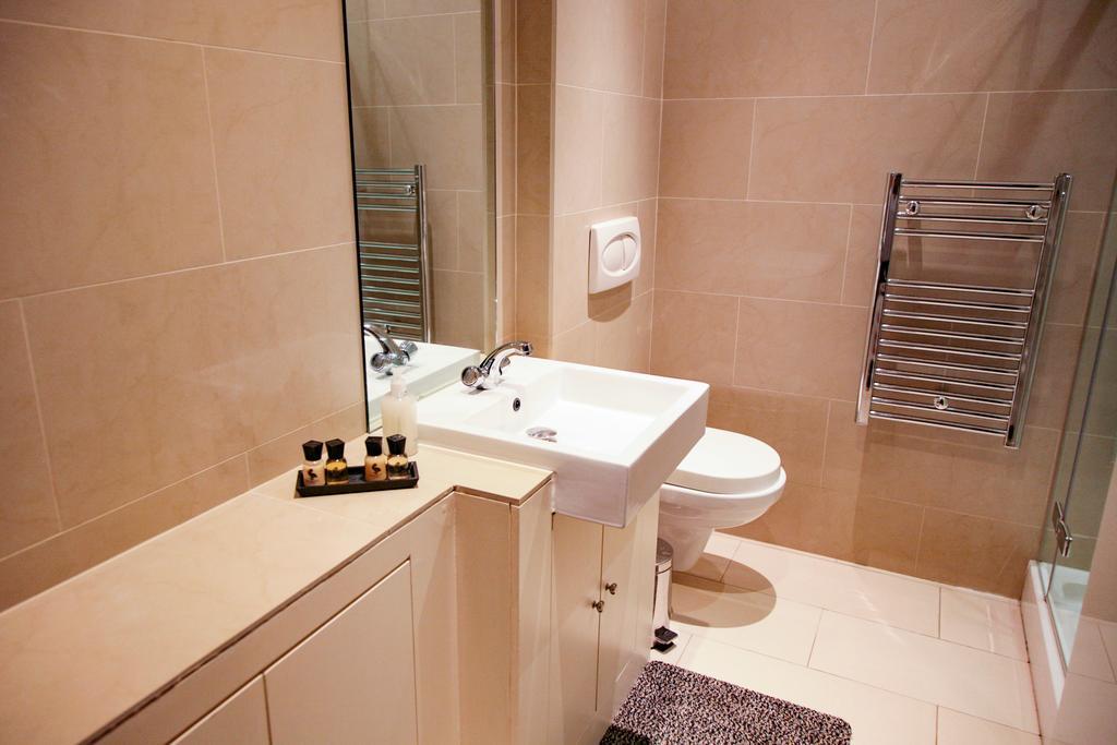 Club Living - Barbican Apartments لندن الغرفة الصورة