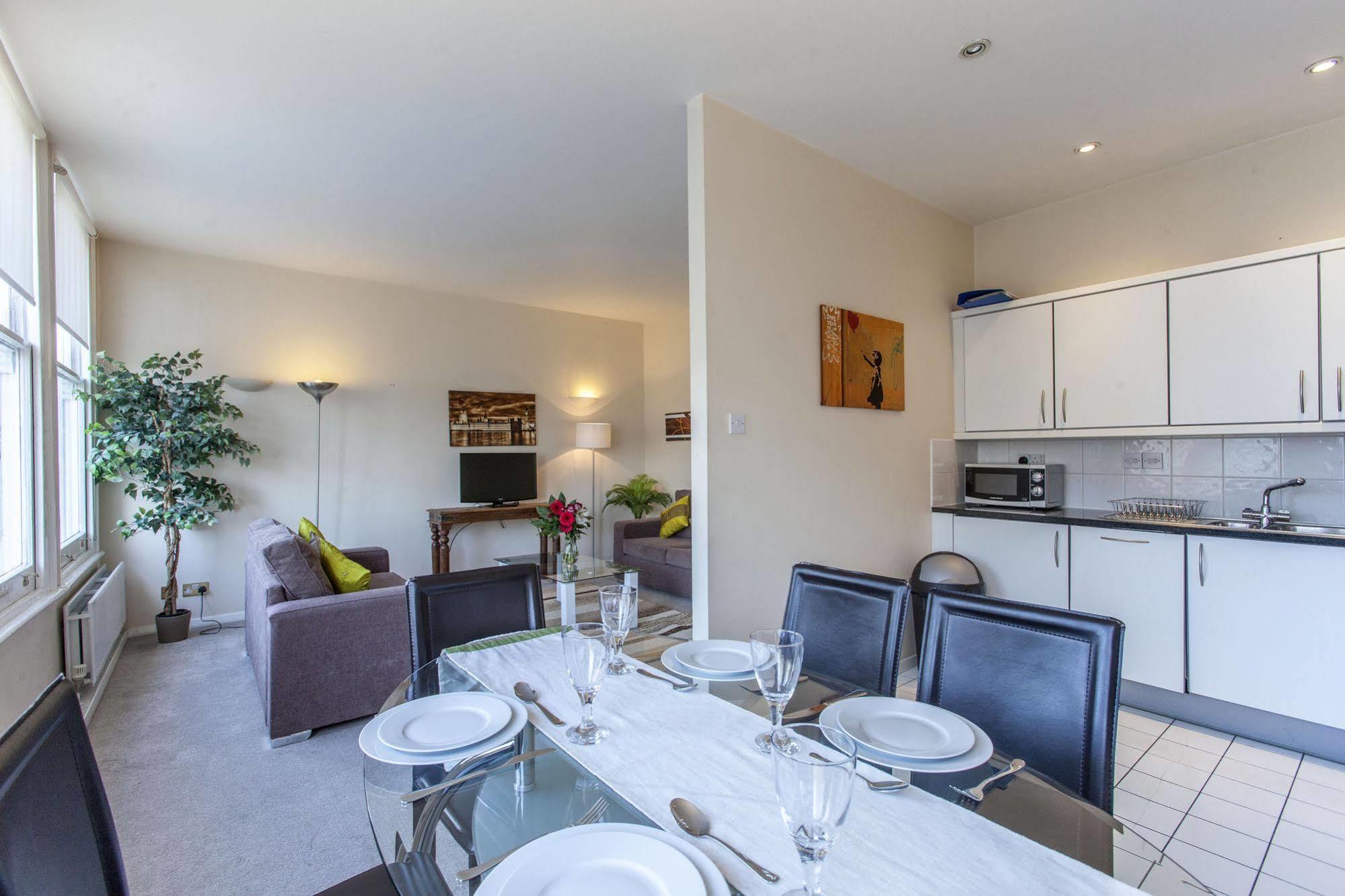 Club Living - Barbican Apartments لندن المظهر الخارجي الصورة